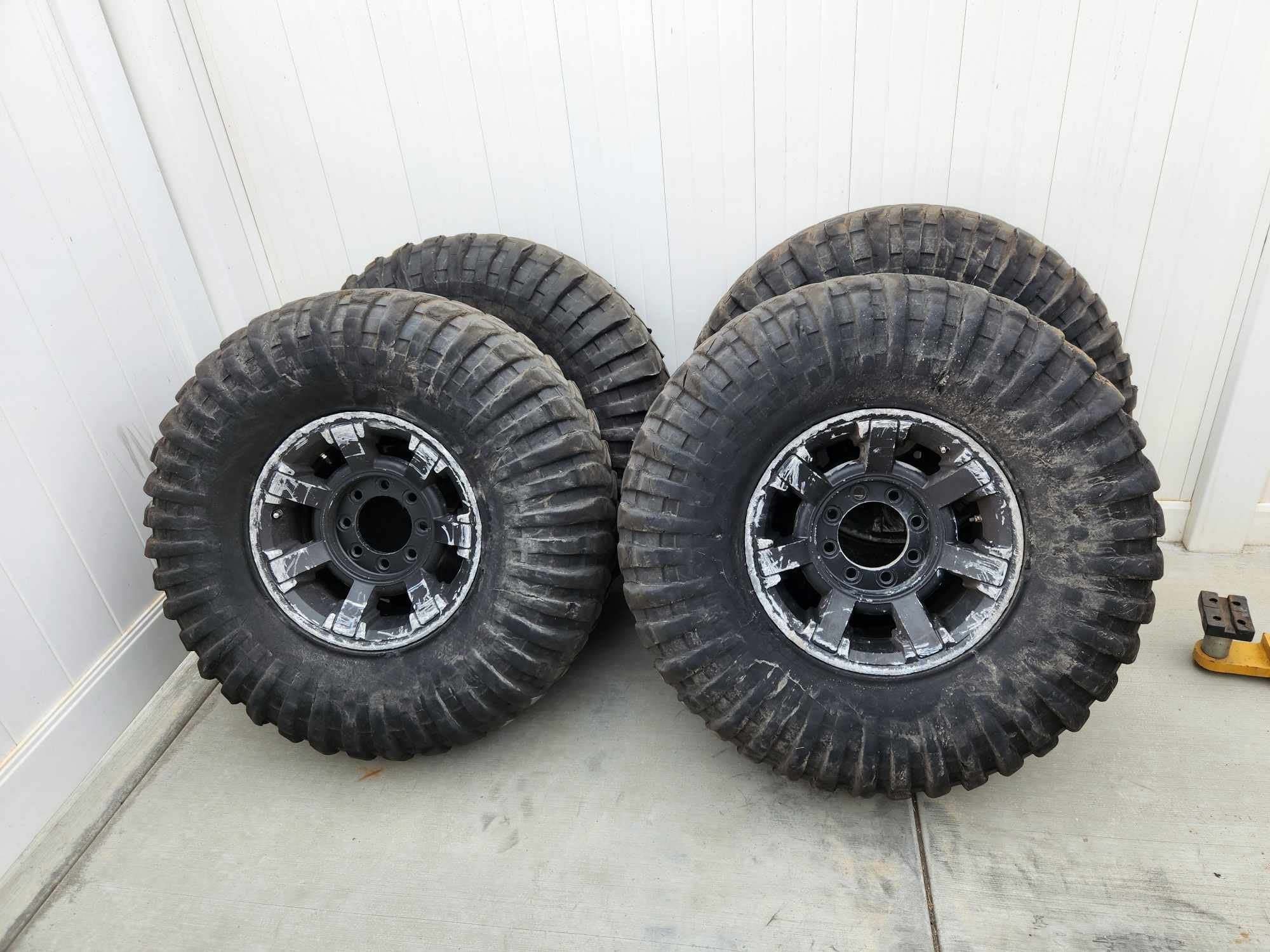 40” Maxxis Trepador Tires on H2 Hummer Wheels with Stauns inner Beadlocks