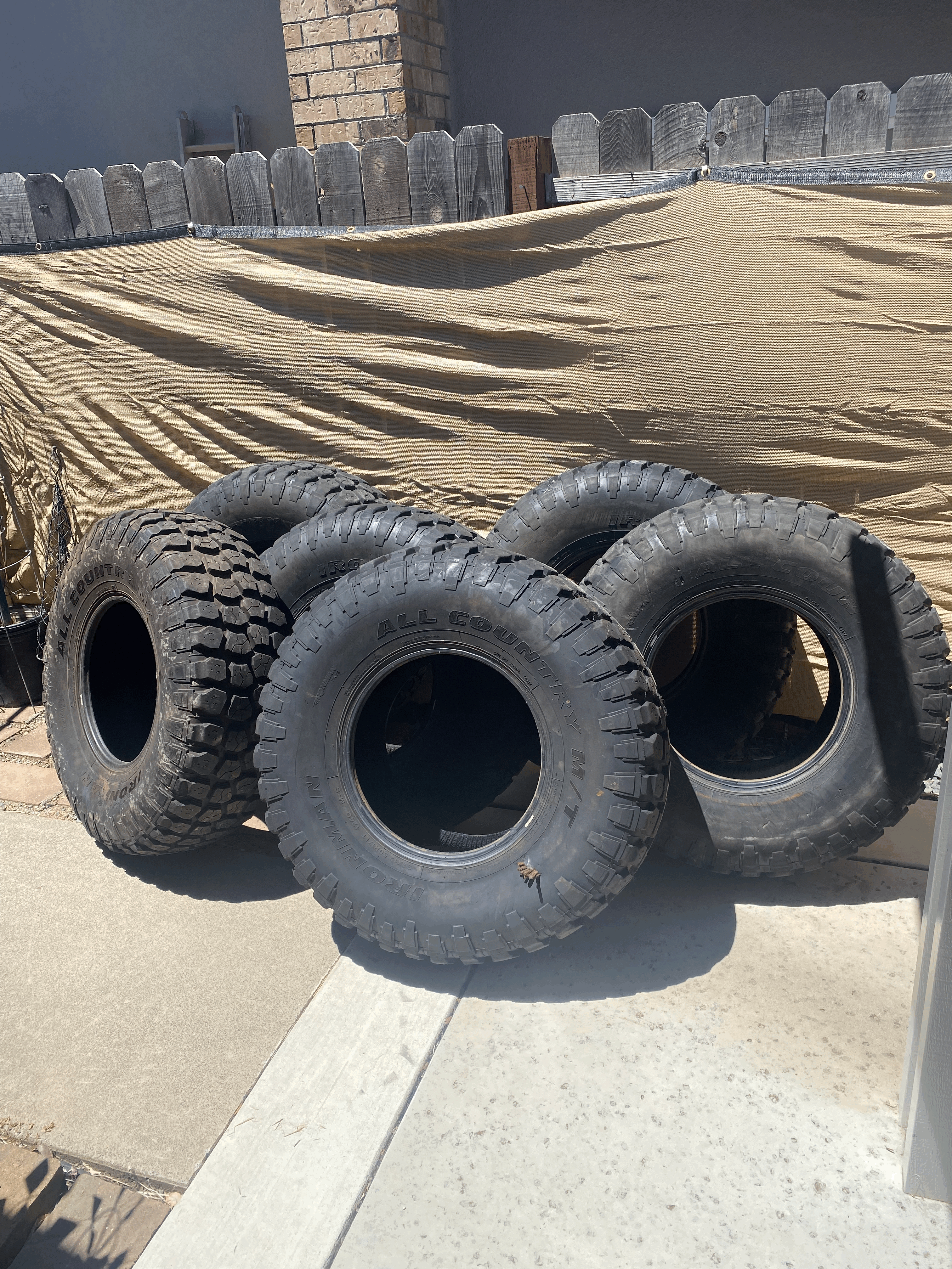 37x12.5r17 Ironman all country M/T